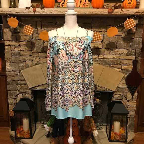 NWT Reaction Kenneth Cole Bell Sleeve Top - Picture 3 of 8